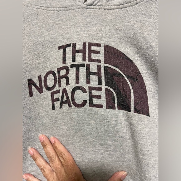 The North Face Heather Gray Pullover Hoodie Sweatshirt | Fall | Cozy | Cotton - Picture 4 of 8